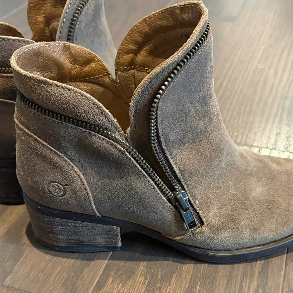New.   Born Women's Brown Suede Ankle Booties with Side Zip